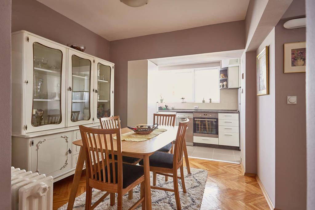 סקופיה Spacious Modern Apartment In Peaceful Neighborhood מראה חיצוני תמונה